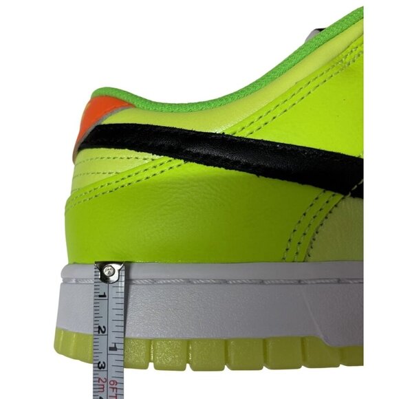 NIKE / Dunk Low SE / Men / Glow in the Dark / Green Neon / Sneakers / Size US 9. - Picture 6 of 8